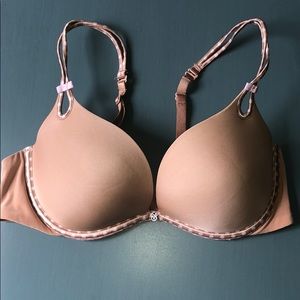 34c Victoria’s Secret push up bra